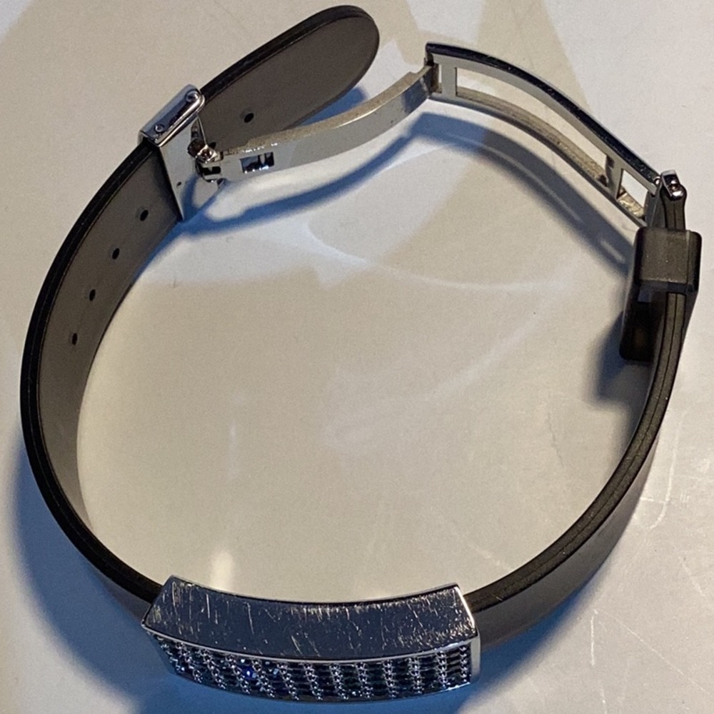 Swarovski, 72 crystals sparkle on rubberized bracelet band,stainless steel clasp - Picture 8 of 14